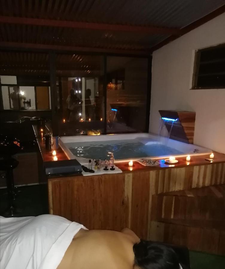 Hostal Spa Casa De Piedra Con Jacuzzi Santa Rosa de Cabal Exterior foto
